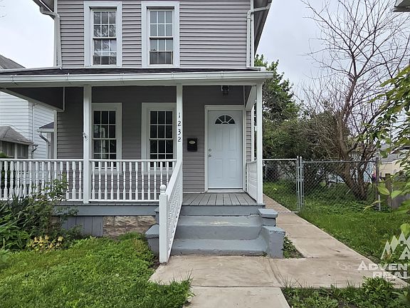 3rd image of 1232 Anne St