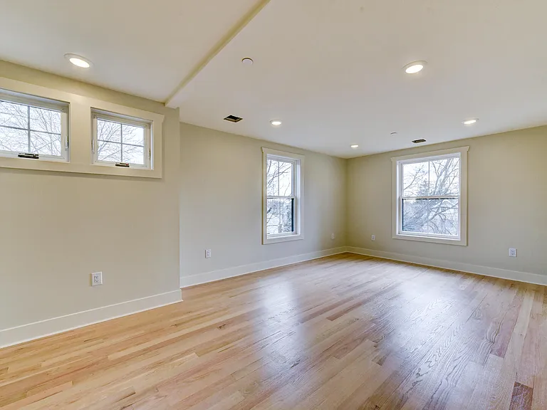 48 Walnut St #1 — Photo 31
