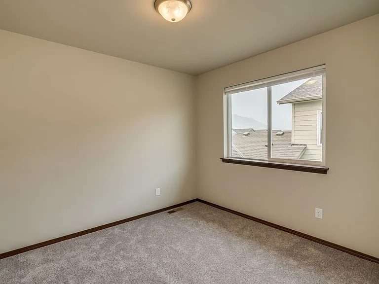 489 S Kansas Loop — Photo 25