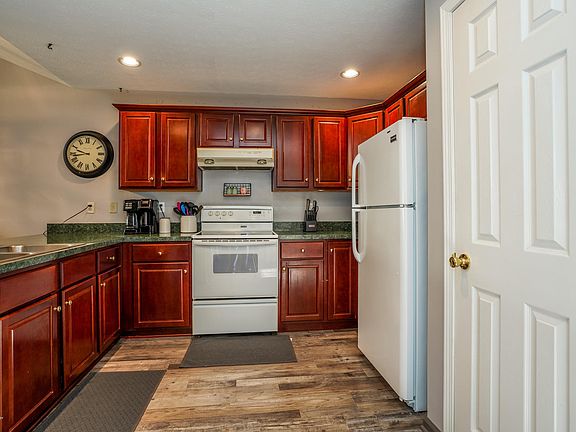 5th image of 163 Frank Ln