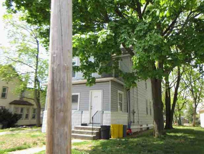 2nd image of 2301 47th St