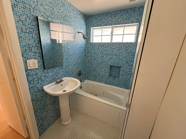 7021 Flight Ave — Photo 10