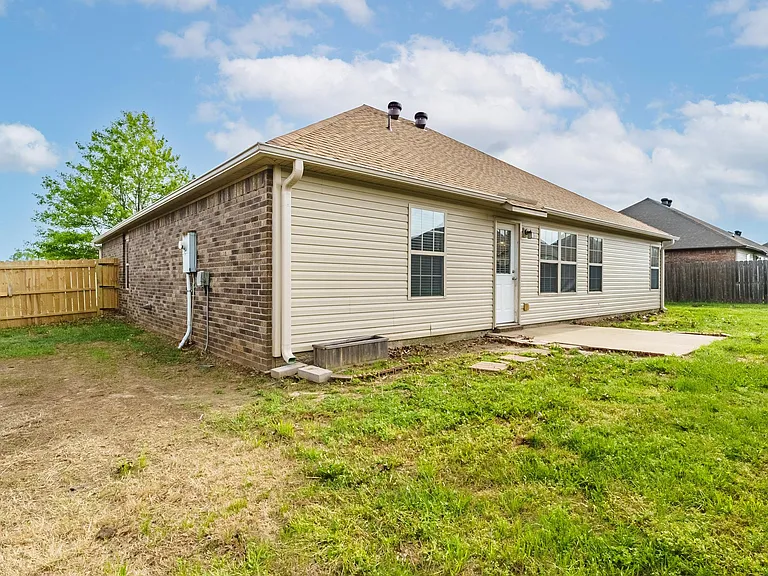 530 Lasso Ln — Photo 23