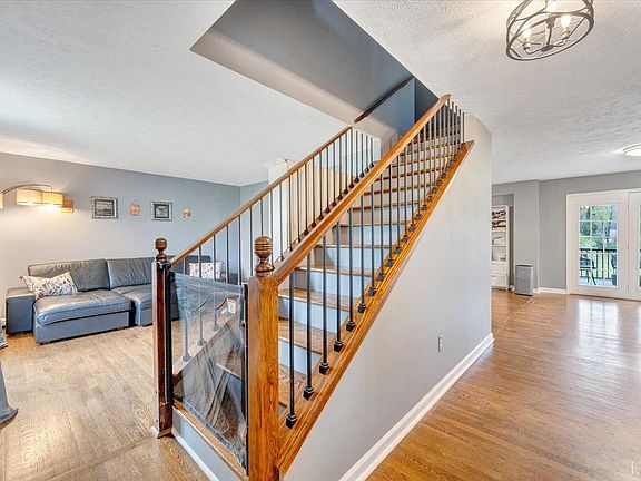 5th image of 1111 Charmin Dr