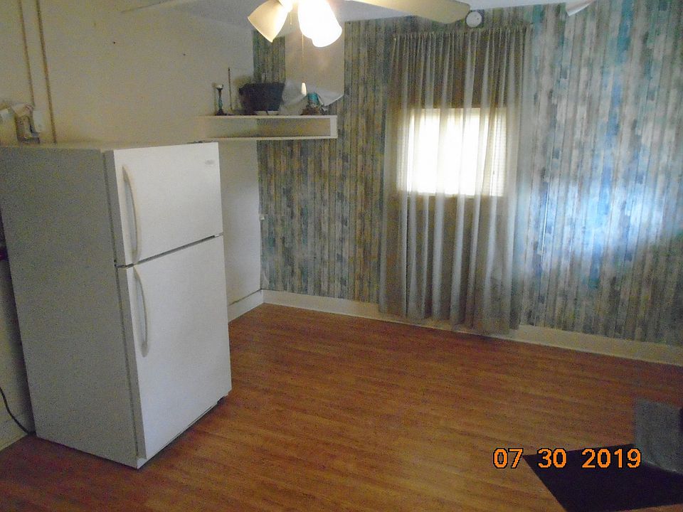 2nd image of 904 N Franklin St