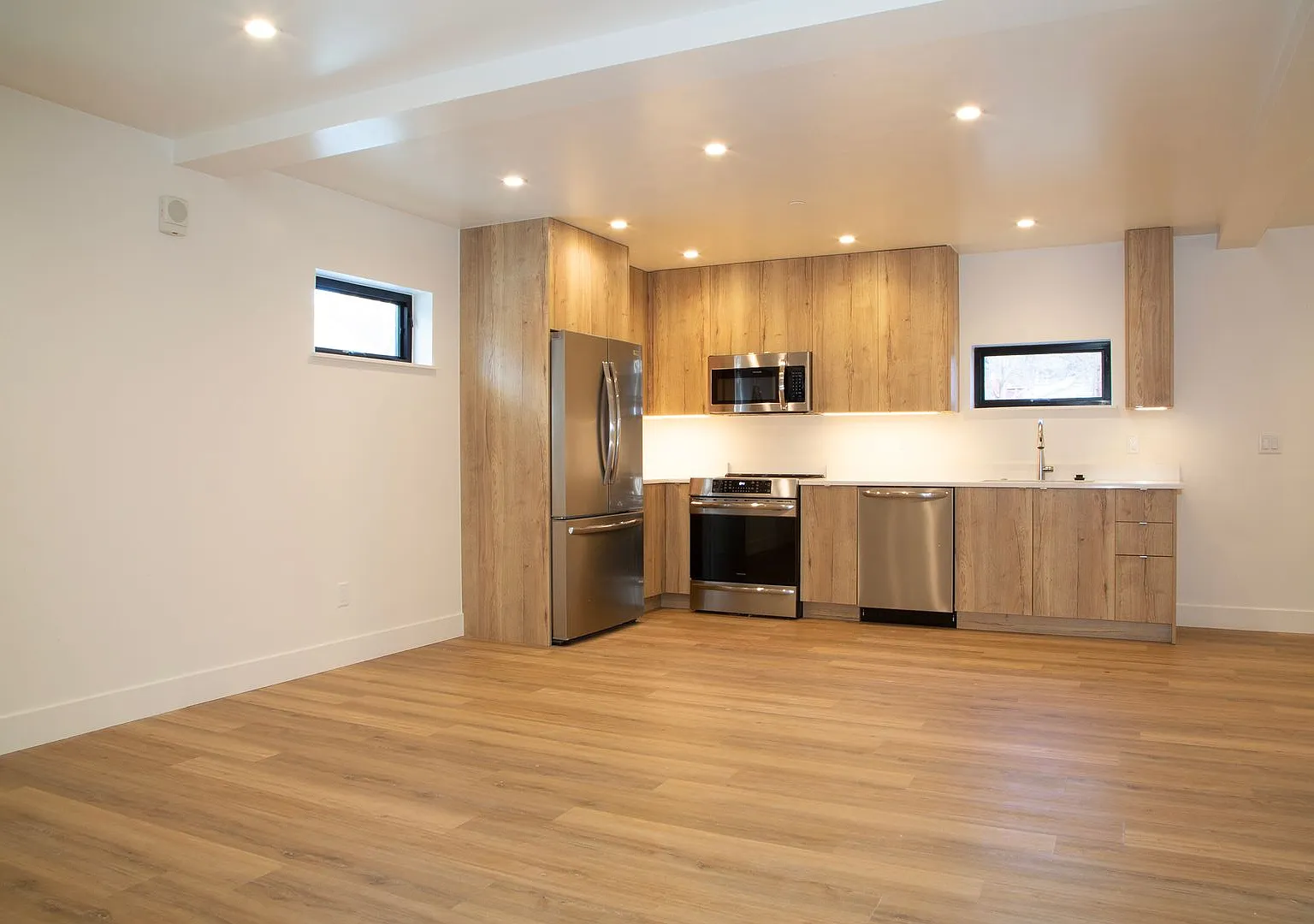1010 Grand Ave — Photo 2