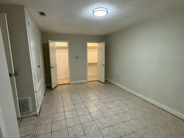 5402 Atascosa Dr — Photo 1