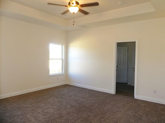 5th image of 914 Jones St
