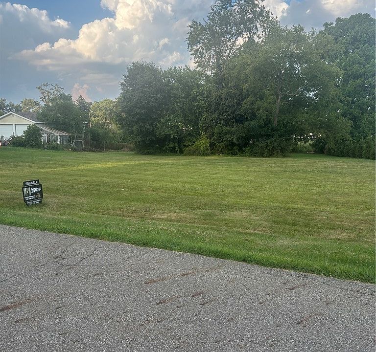 2nd image of Menegay Rd