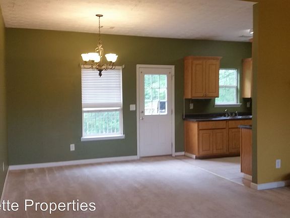 5th image of 270 Banister Dr