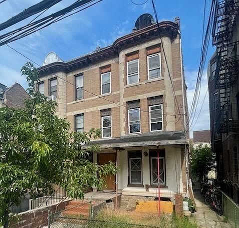 1st image of 286 Hawthorne Avenue