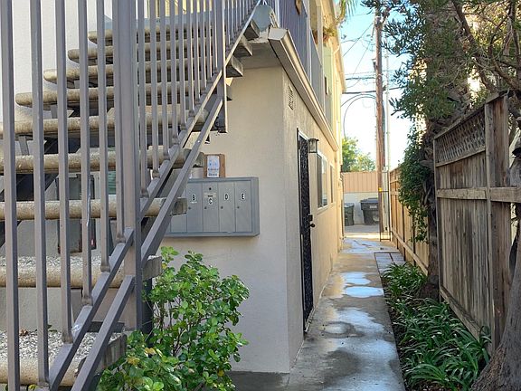 Walk up and path to parking
