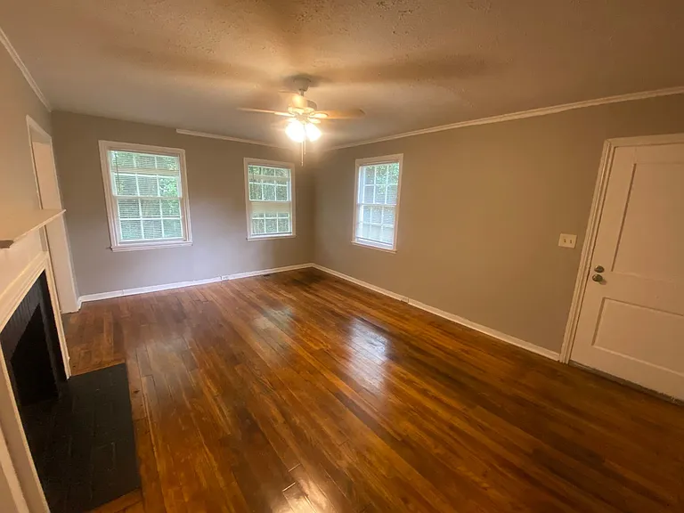 27 Stuart Dr — Photo 14