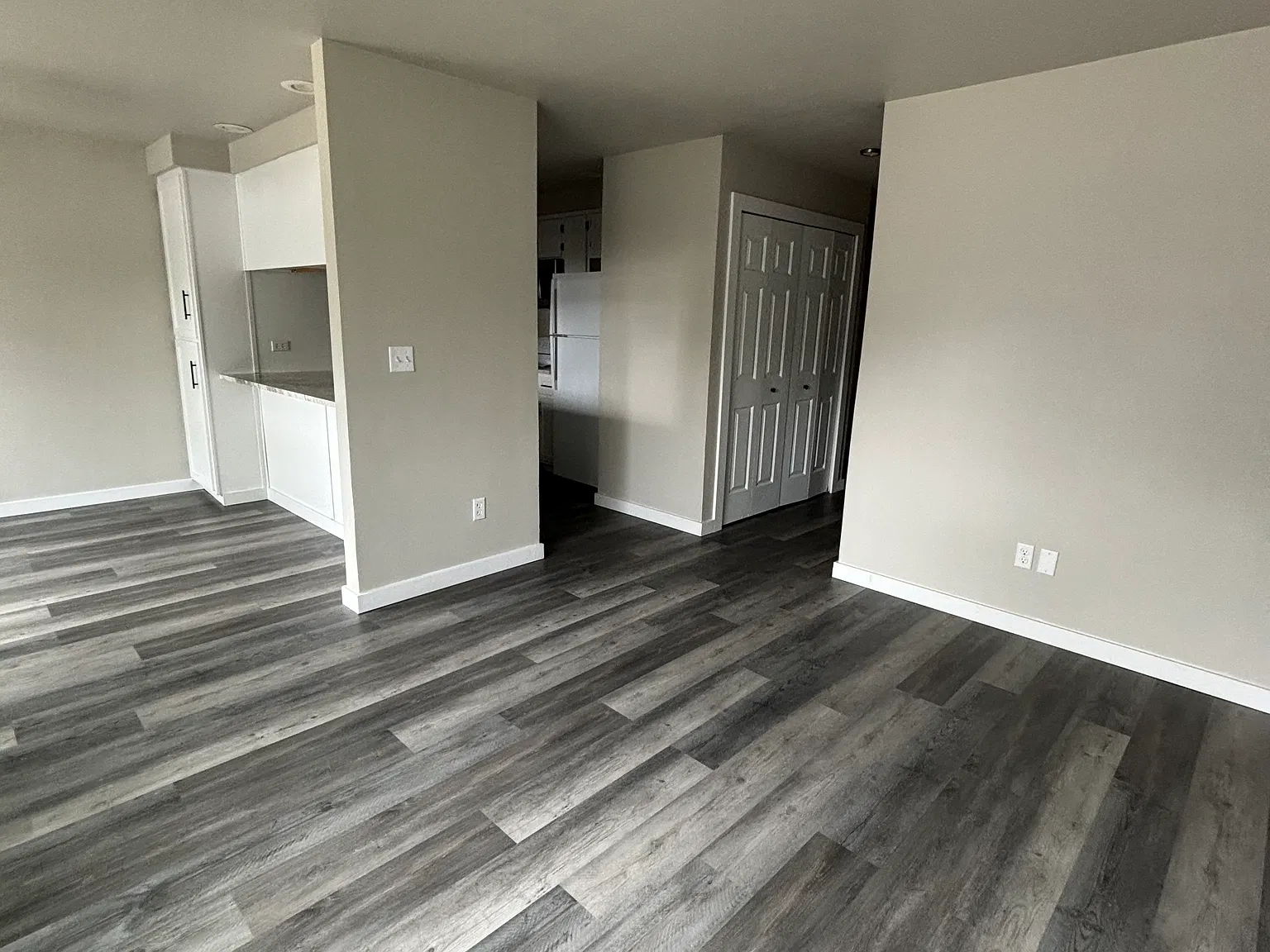2 bed, 800 sqft, $1,300 — Photo 2