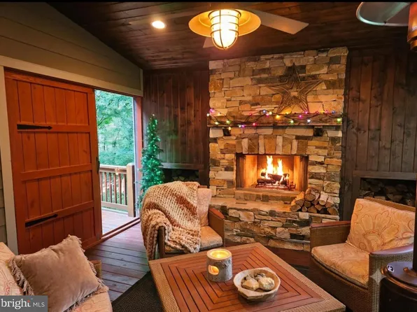 457 E Catoctin Dr, Wintergreen Resort, VA 22967