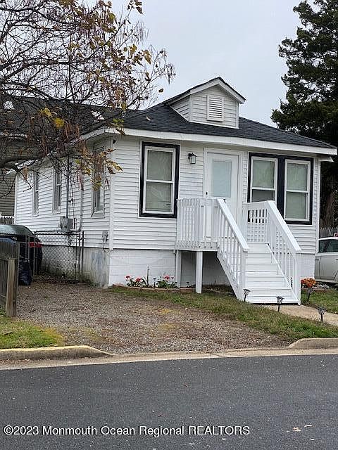 1st image of 243 Seabreeze Ave