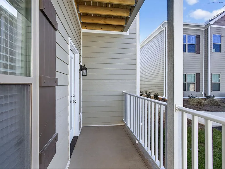 2805 Raintree Dr — Photo 10