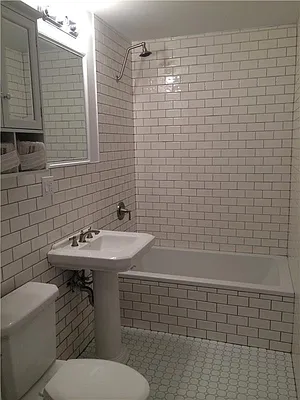 Rented by R New York | media 21