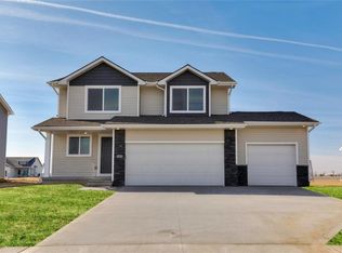 985 Cedar St, Waukee, IA 50263