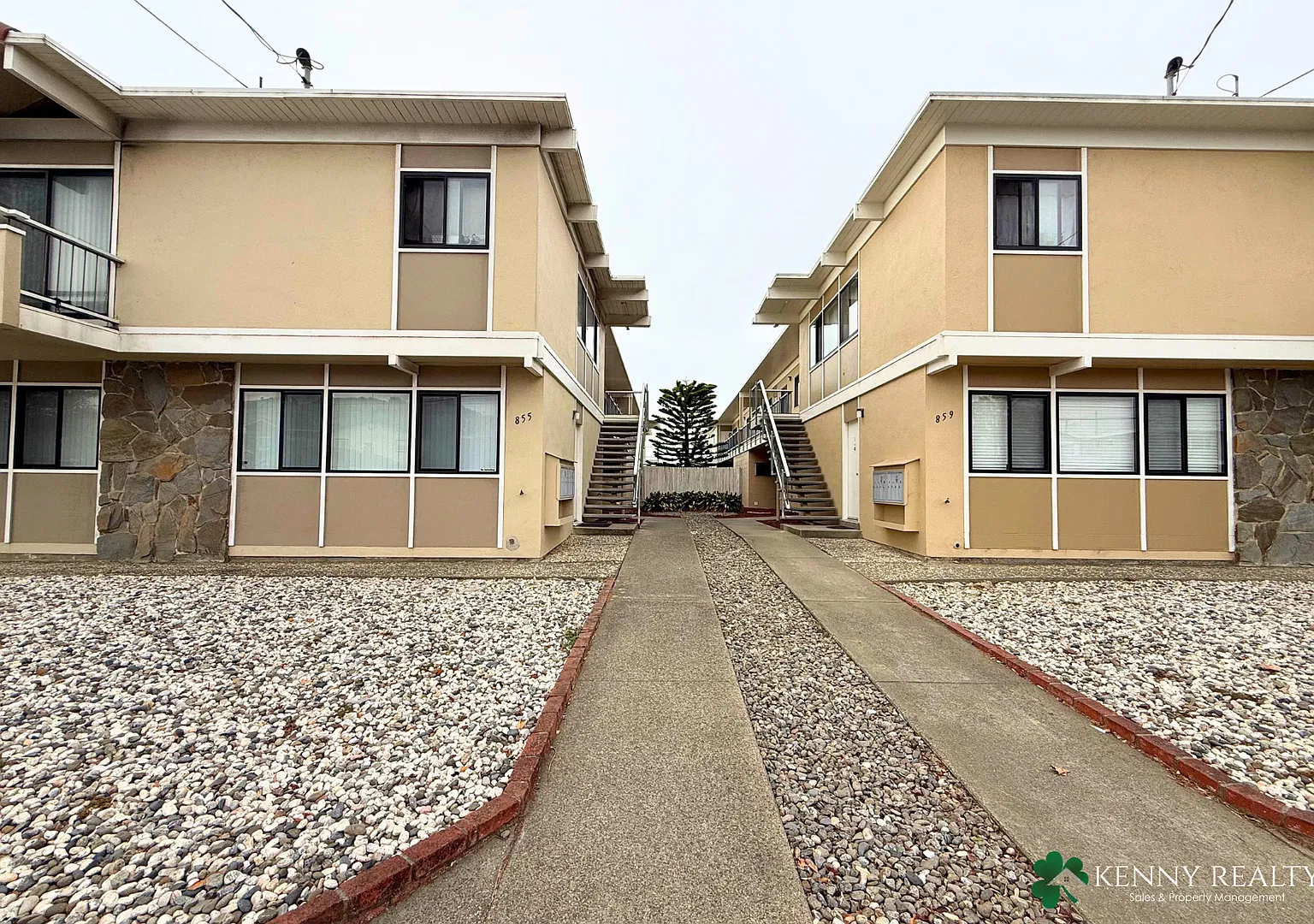 855 Commercial — Photo 1