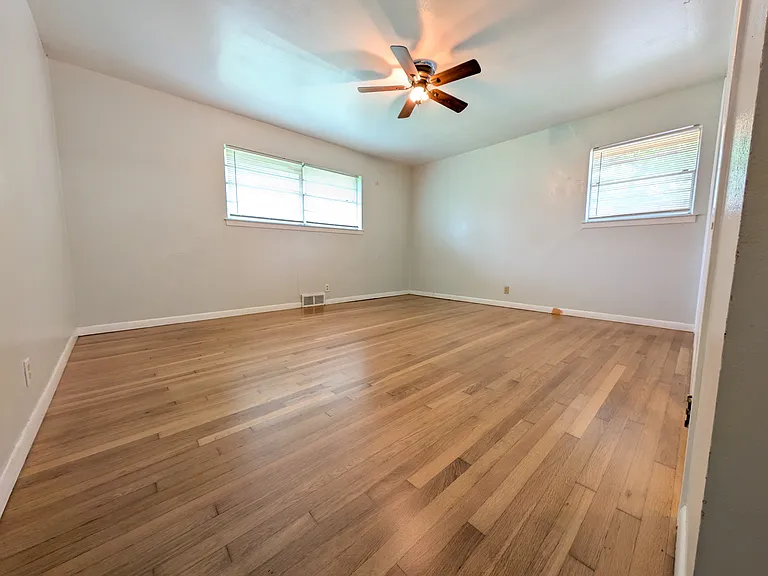 1708 Linden Dr — Photo 10