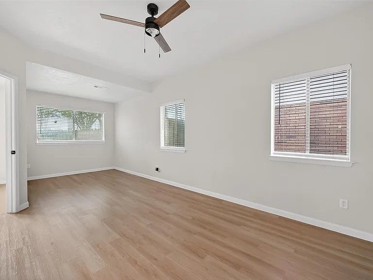 12215 Fetlock Dr — Photo 20