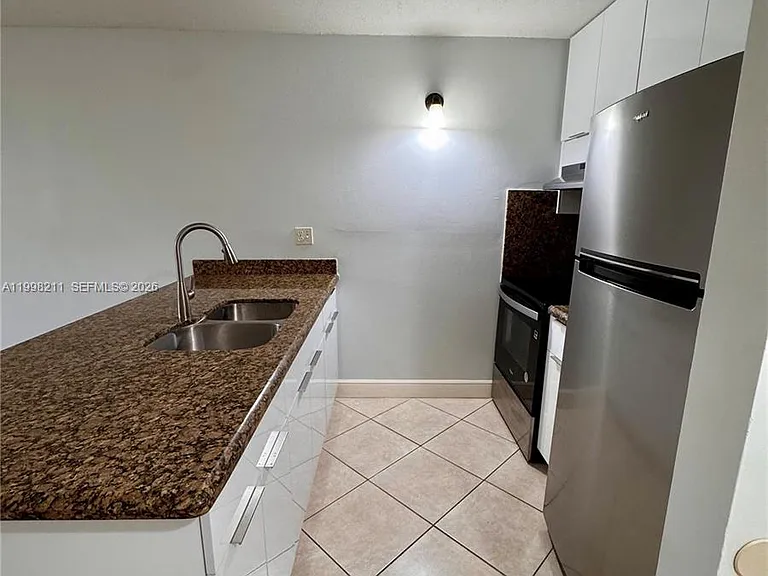 2771 Riverside Dr #316-A — Photo 6