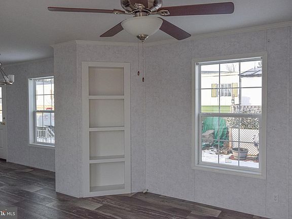 4th image of 81 Valley View Rd