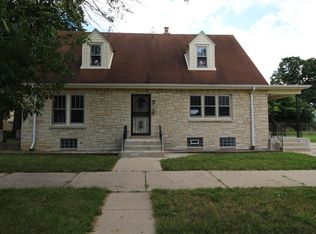 4505 W Ridge Ct, Milwaukee, WI 53216