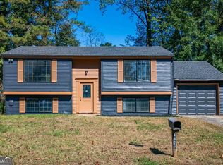 4828 White Oak Tree, Stone Mountain, GA 30088