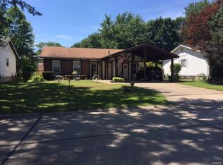 12 Southwinds Dr, Saint Peters, MO 63376