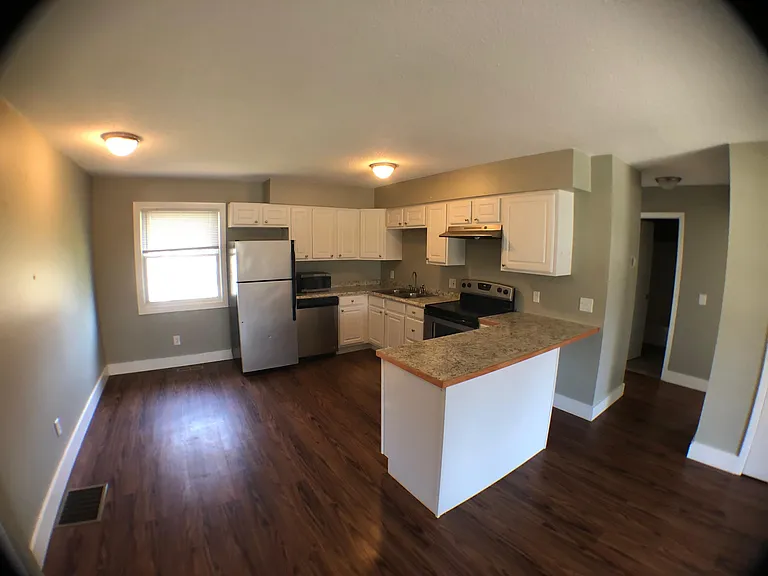 303 S Oak St #D — Photo 9