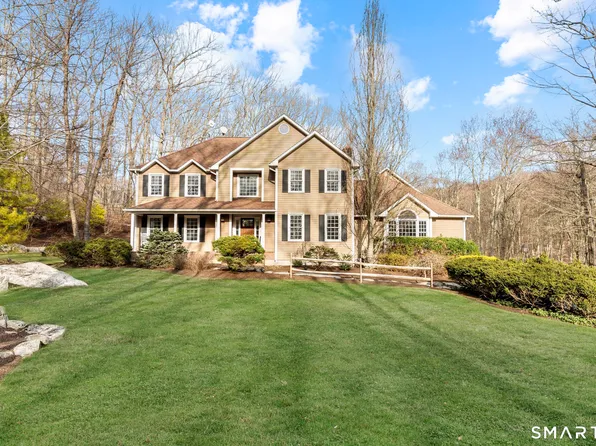 28 Rodeo Drive, Monroe, CT 06468