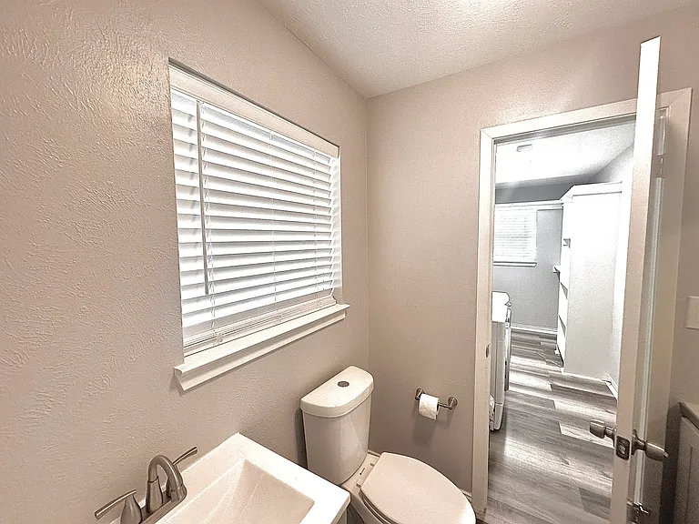 4304 Jenny Ln — Photo 12