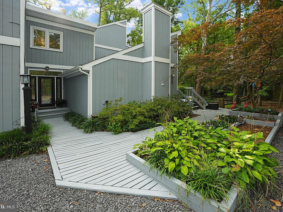 1st image of 9429 Forest Haven Dr
