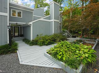 9429 Forest Haven Dr, Alexandria, VA 22309