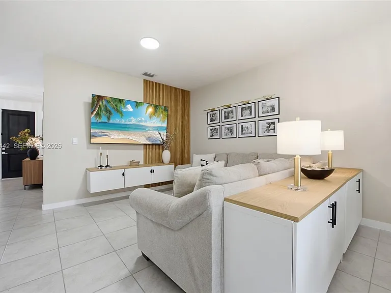 1774 SE 9th Ave #1774 — Photo 8
