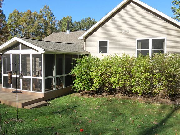 2nd image of 700 S Hill Dr