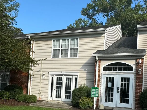 15530 Horseshoe Ln, Woodbridge, VA 22191