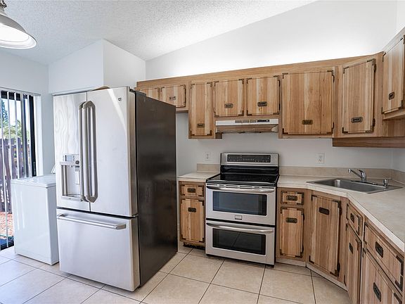 4th image of 5606 Biscayne Drive