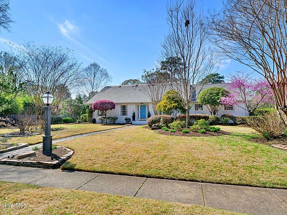 2nd image of 1802 Hawthorne Road