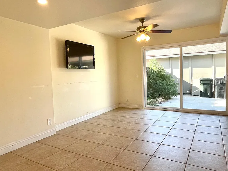 Sussex Cir — Photo 4