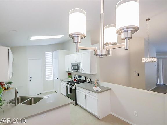 2nd image of 3010 Clear Canyon Ln