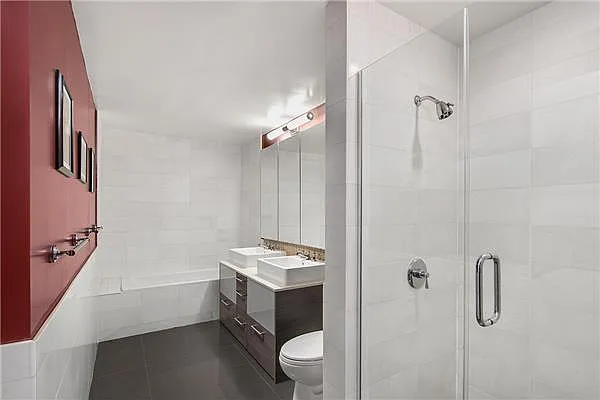Sold by Poljan Properties Inc. | media 19