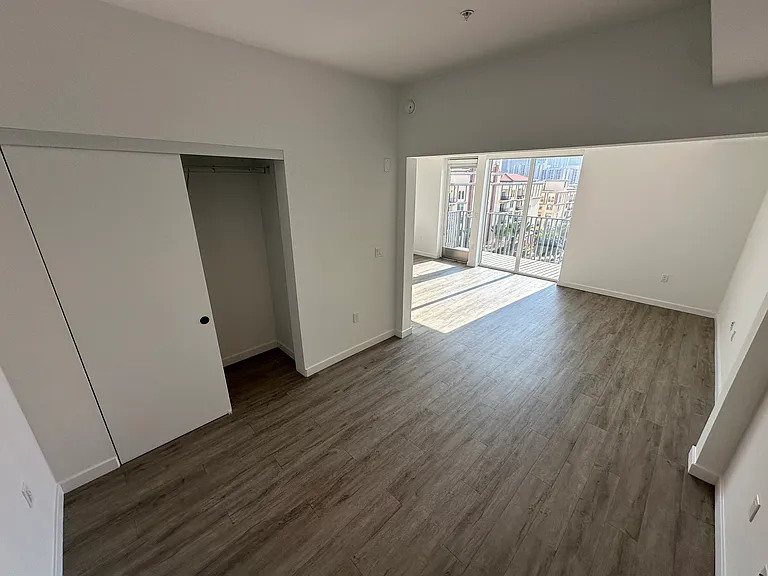 1100 W Temple St — Photo 11