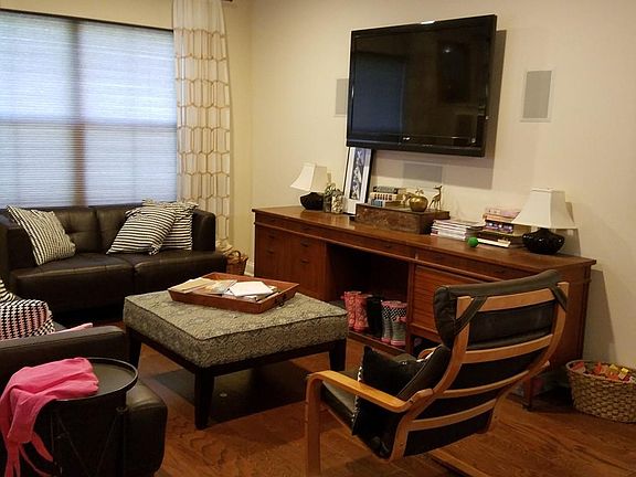 4th image of 601 Alder Way #601