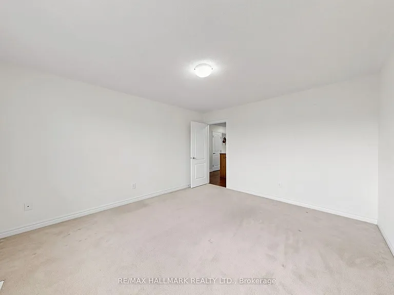 72 Middlecote Dr — Photo 37