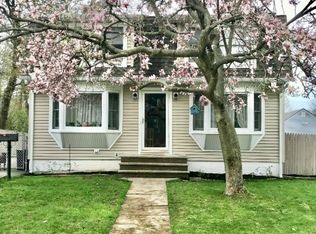 15 Roy Ave, Bloomingdale, NJ 07403