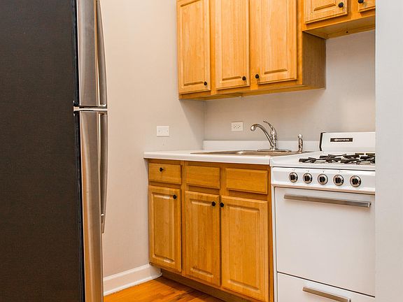 4th image of 4228 N Kenmore Ave #308