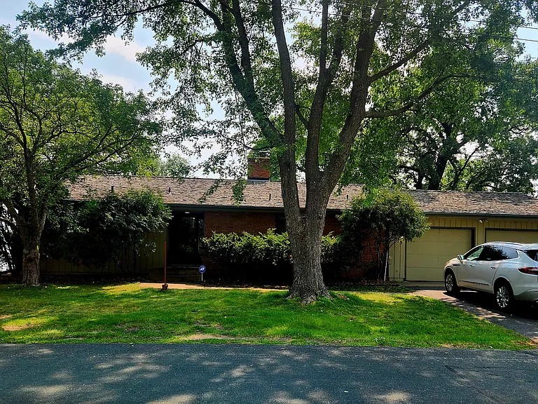 6375 N Shore Dr — Photo 9